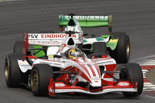 Superleague Formula: Yelmer Buurman en PSV volgas naar eindsignaal